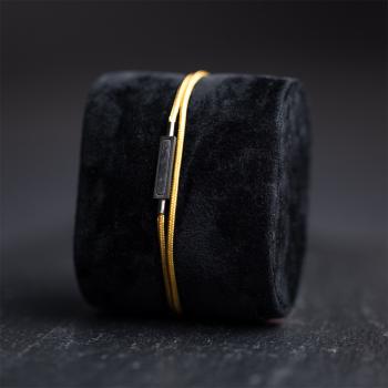 Preview: 1,5 mm dickes beiges Nylonarmband mit einem Kohlefaserelement - Talis Beige Black